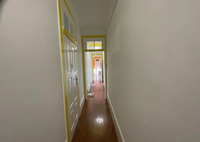 Owls Ildefonso Hostel