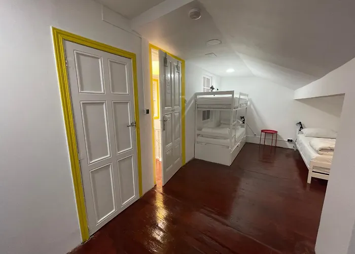 Owls Ildefonso ホステル *