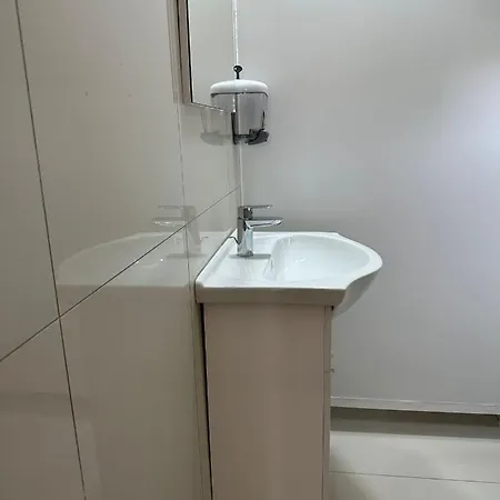 Owls Ildefonso 旅馆 *