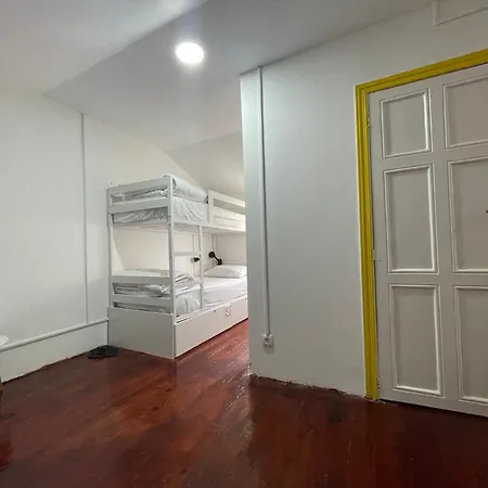 Owls Ildefonso 旅馆