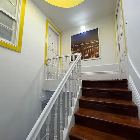 Owls Ildefonso Hostel