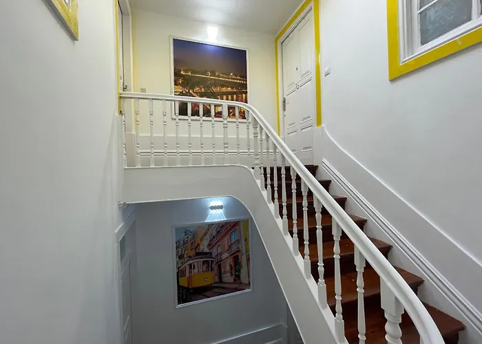 Owls Ildefonso بيت شباب بورتو