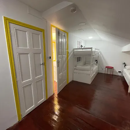 Owls Ildefonso ホステル *